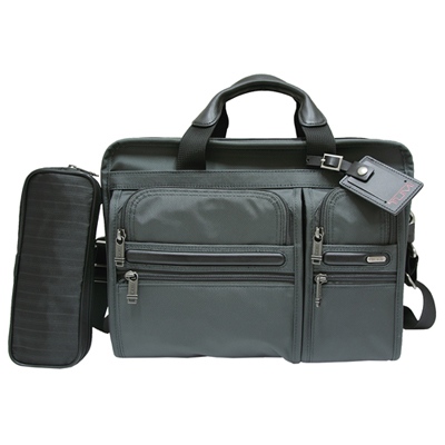 堅固耐用，精湛工藝設多夾層，可附掛行李箱15吋筆記型電腦加墊隔間