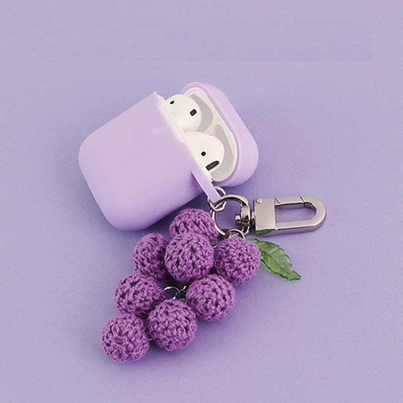 ♥ 由優質矽膠製成，保護您的AirPods ♥ 防塵蓋可保持充電端口清潔 ♥ 兼容Apple AirPods 1和2 ♥ 專為AirPods充電設計