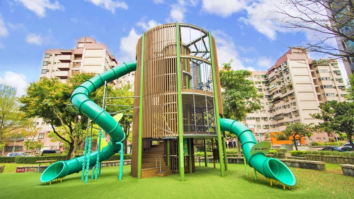 玩到虛脫都不想回家！雙北８「最強親子公園」：28米長滾輪滑梯、輕軌遊樂場