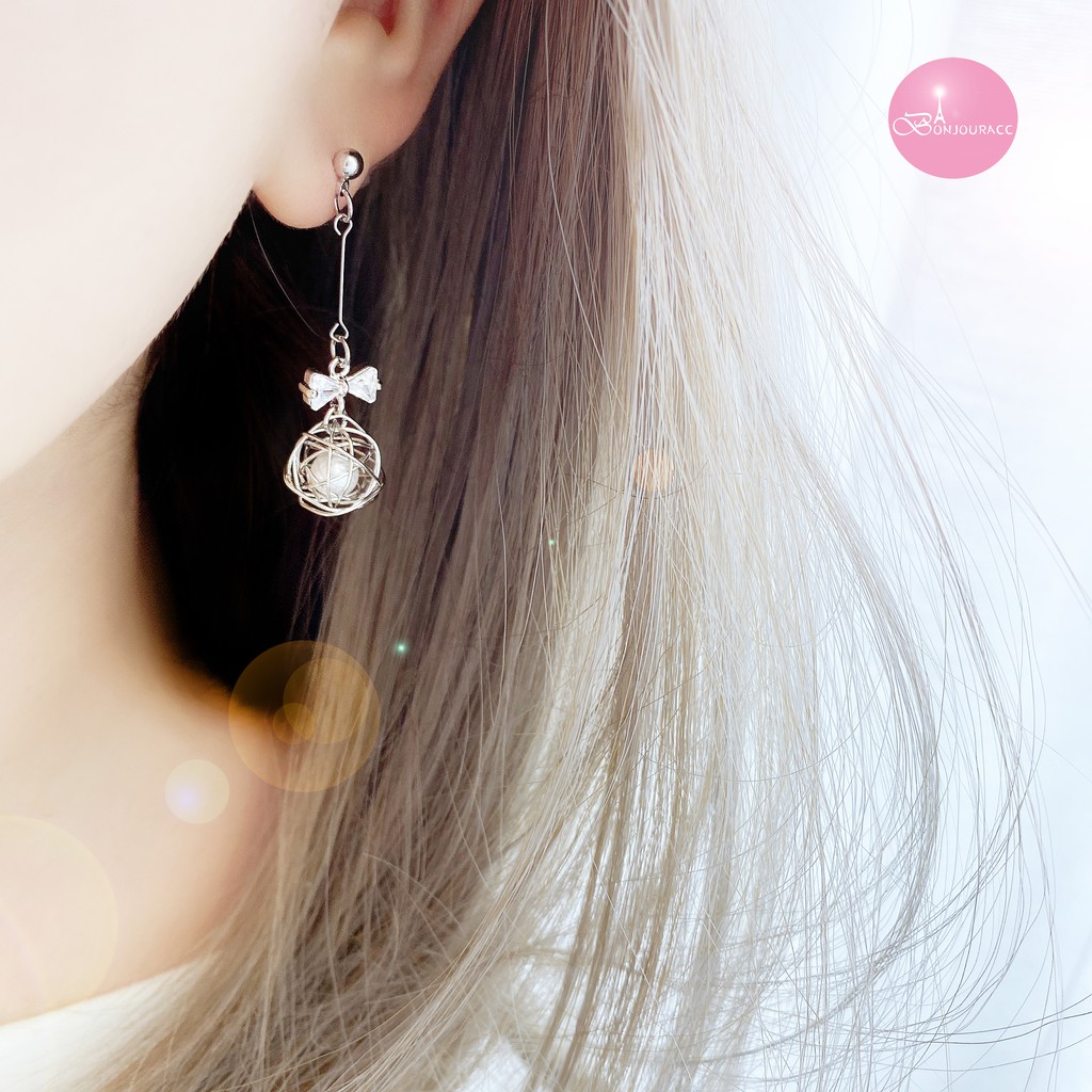 MADE IN KOREA編號【AC001】 925銀針選項有 針式 夾式 (螺旋耳夾)蝴蝶結鋯石麻花球/長約4.5cm、鋯石蝴蝶結約1cm、麻花球約1.1cm .商品為bonjouracc實品拍攝 