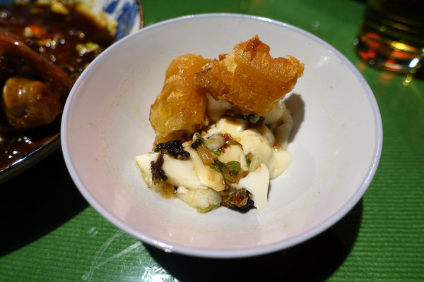 台式餐酒館台北-罔市台式餐酒館，中山區台式餐酒館聚餐，台北不限時台菜餐廳，精緻酒家菜，適合晚餐和宵夜夜晚限定的台式創意餐酒館