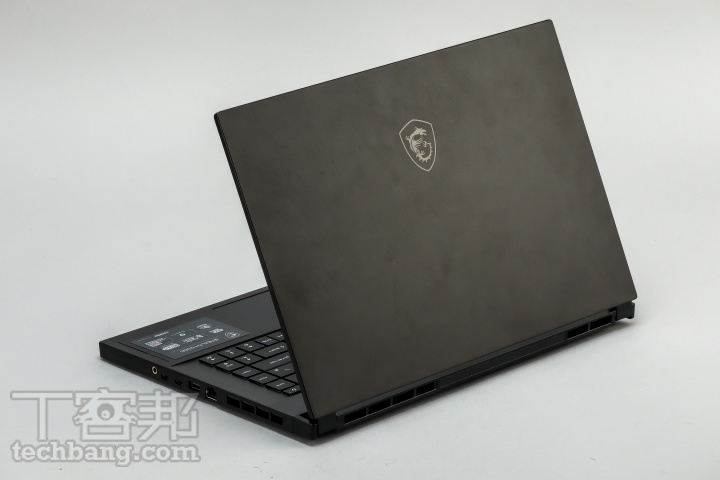 MSI Stealth GS66 12UGS開箱評測，高效能電競1440p纖薄黑魂