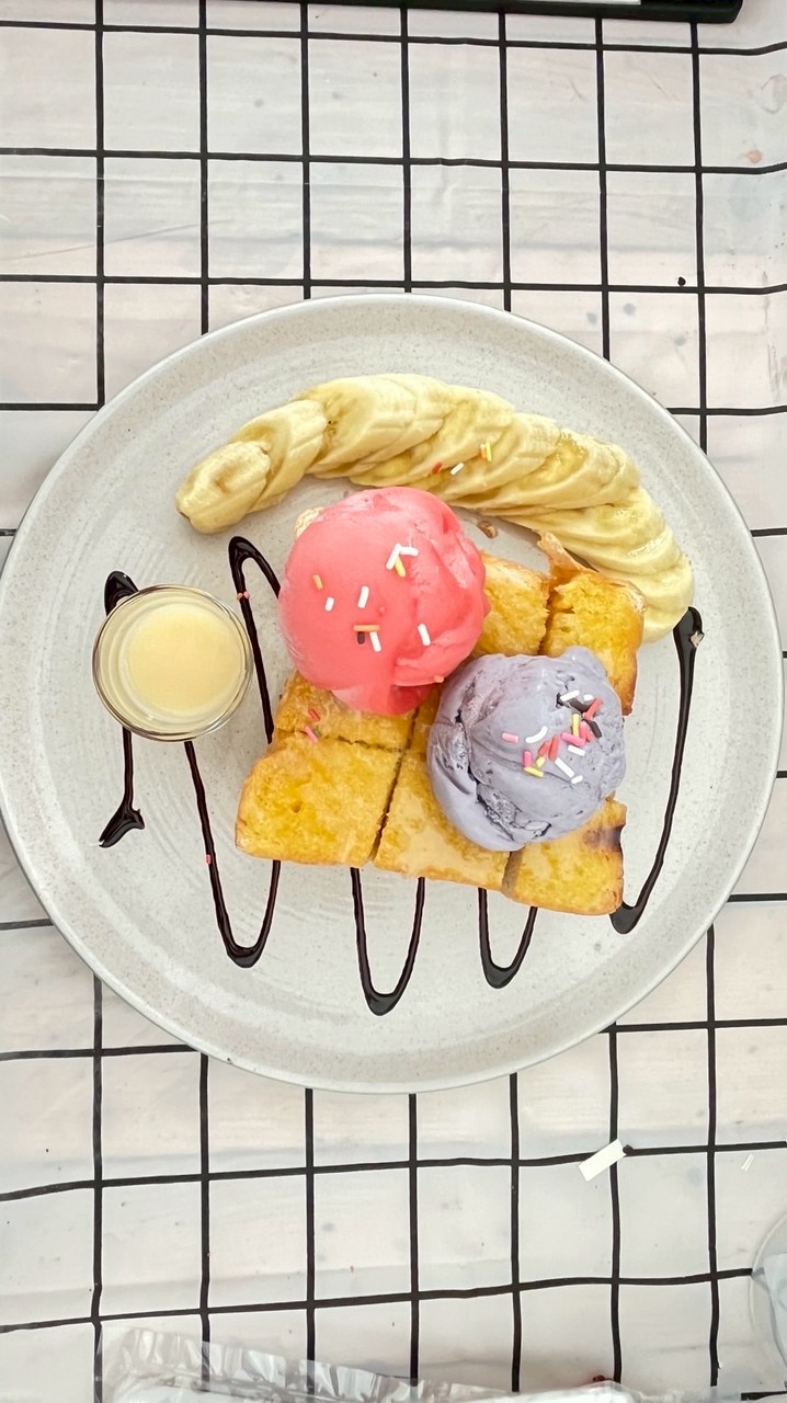 ฮันนี่โทสขนมปังปิ้ง (ร้านลำดวน)