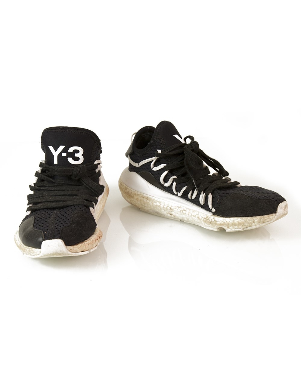 項目的詳細信息品牌：Adidas-Y-3 Kusari類型：運動鞋顏色：黑色，白色鞋底尺寸：Fr 39.5，美國6.5，英國6條件：7.5可見磨損，鞋底磨損嚴重，帶有一些污垢s0056 類別：鞋子設計