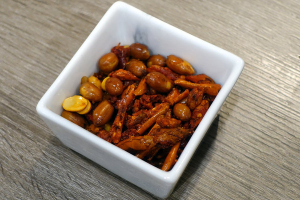 台灣郎正宗牛肉麵-松江南京站好吃牛肉麵，清燉/紅燒/蕃茄/咖哩牛肉麵、油潑抄手麵、手工水餃，中山區牛肉麵推薦(附台灣郎正宗牛肉麵菜單)