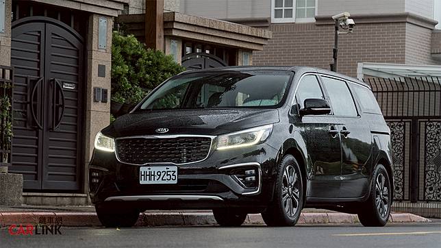 比toyota Sienna寬敞又便宜的三排座mpv Kia Grand Carnival試駕 Carlink鏈車網 Line Today