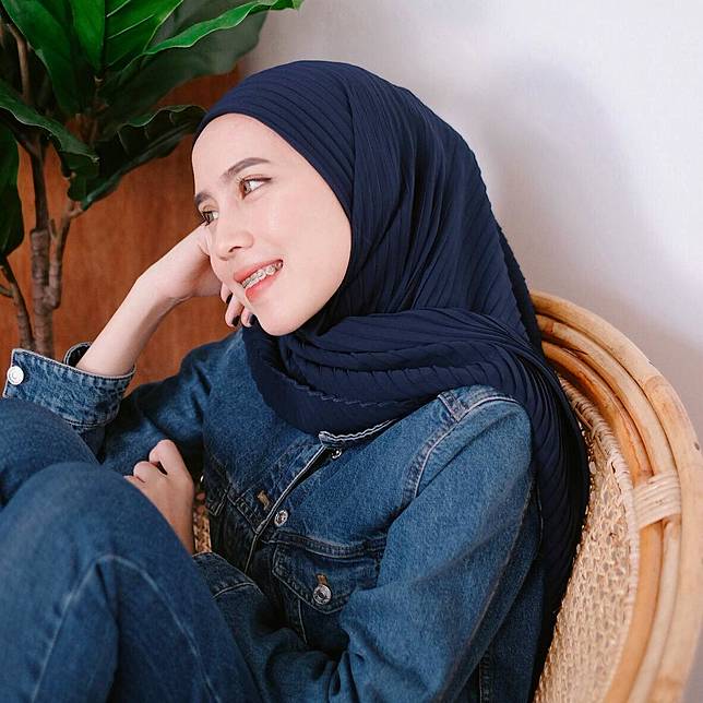 Фото на документы в хиджабе. Hijab hitam. Красивые девушки в хиджабе. Hijab hitam. Hijab hitam.