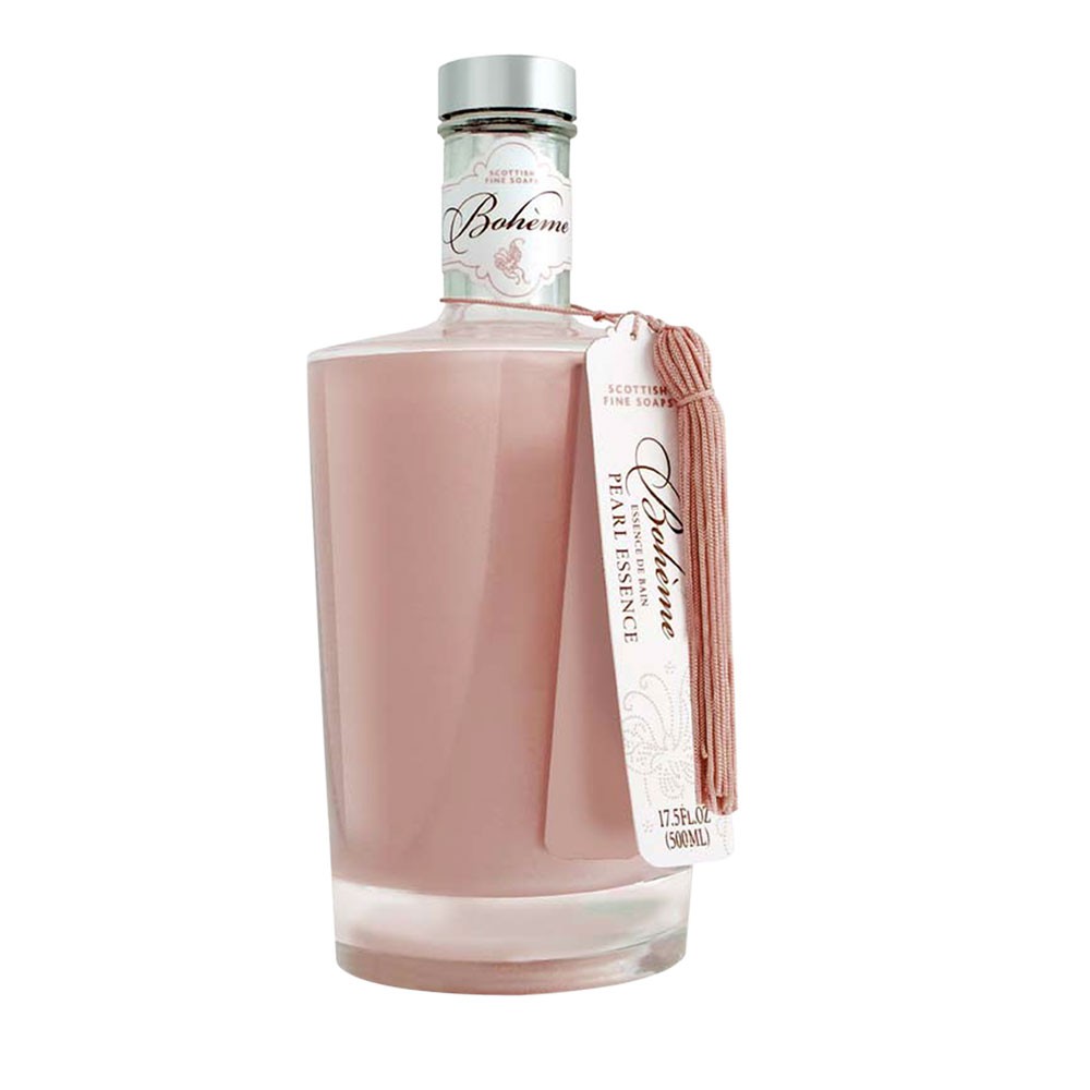 蘇格蘭泡泡蝴蝶夫人沐浴精華500ml蘇格蘭泡泡英式香氛代表作，以14種經典花香編織而成，添加了玫瑰、紫羅蘭、鈴蘭、百合、茉莉等香氣，加上清新的檸檬與佛手柑，搭配藝術品般的精緻包裝，讓人有如悠遊花園般，