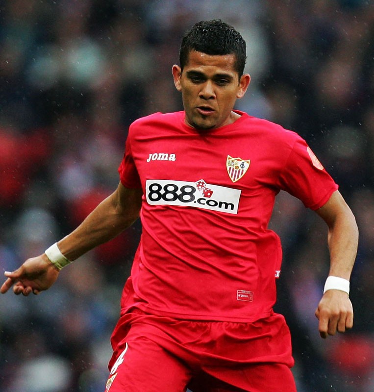 歓喜と哀傷の交錯」セビージャ、UEFAカップ優勝記念ユニフォーム（Qoly）