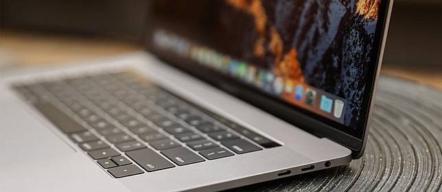 5 Laptop Alternatif Macbook Pro dengan Harga yang Murah dan Lebih Terjangkau!