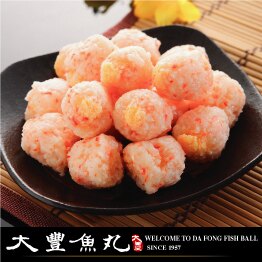 外層用蟹肉絲所製成內包有柳葉魚蛋，吃起來滿嘴都有魚卵脆脆的感覺！