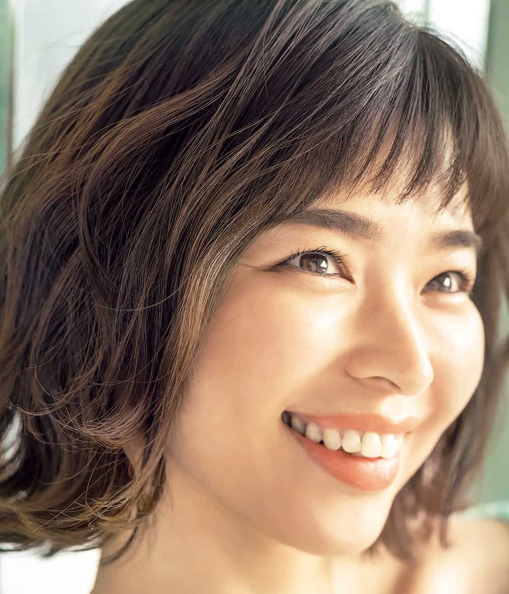 締めてフィットした前髪で立体感を出してより今っぽく 40代の毎日ヘアスタイル