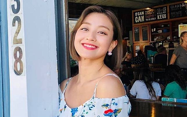 Jihyo Twice Makan Semangka Yang Tak Sengaja Ditanamnya Sendiri Begini Ceritanya Wowkeren Media Line Today