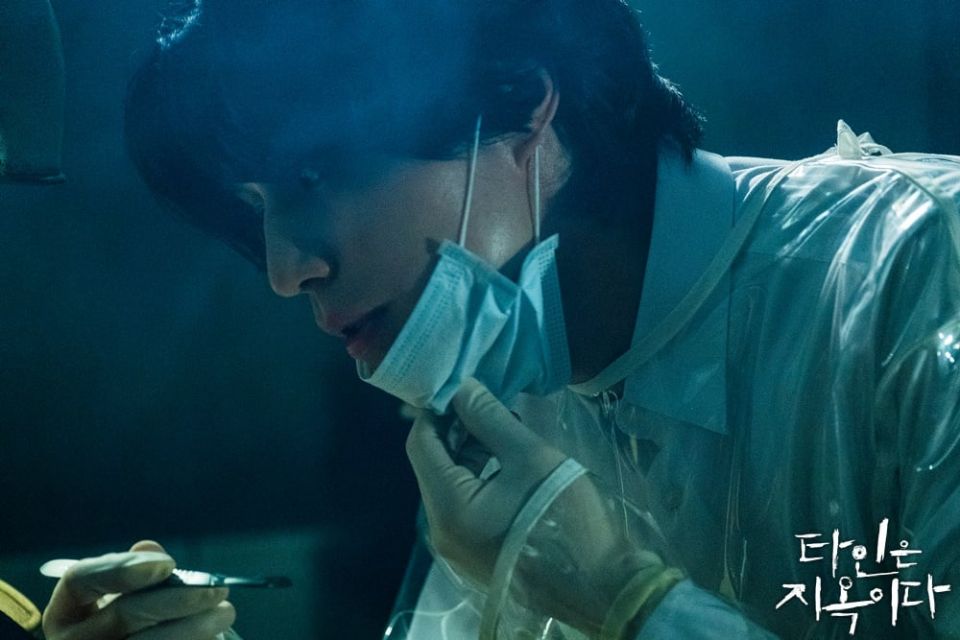 7部韓劇中的恐怖情節，《他人即地獄》李棟旭拔牙滿足虐待慾，但《Voice3》比他還變態！