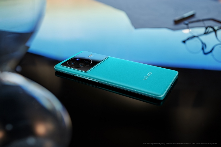 vivo 在台推出 X80 旗艦機，延續和蔡司合作、加入 V1+ 自研晶片，售價 27990 元