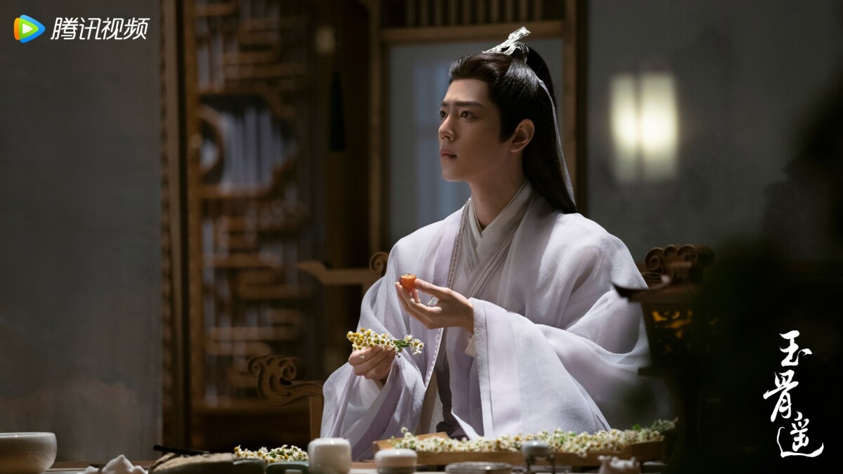 《玉骨遙》演員古裝vs.時裝！肖戰、王楚然中規中矩，任敏、盧昱曉翻車被吐槽！