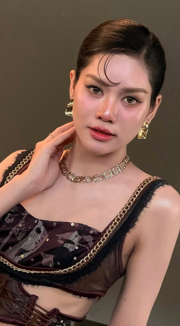 ด้อมปลายกนกพร