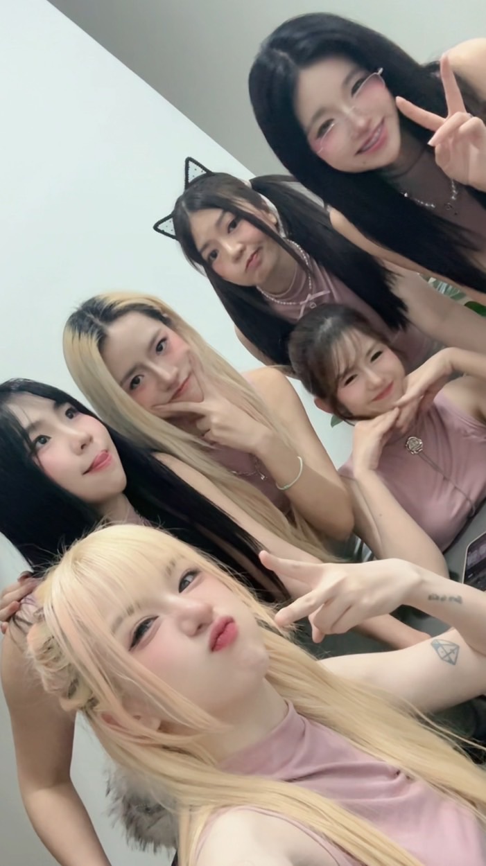 Girls Vibe AUNTIES FAMILY