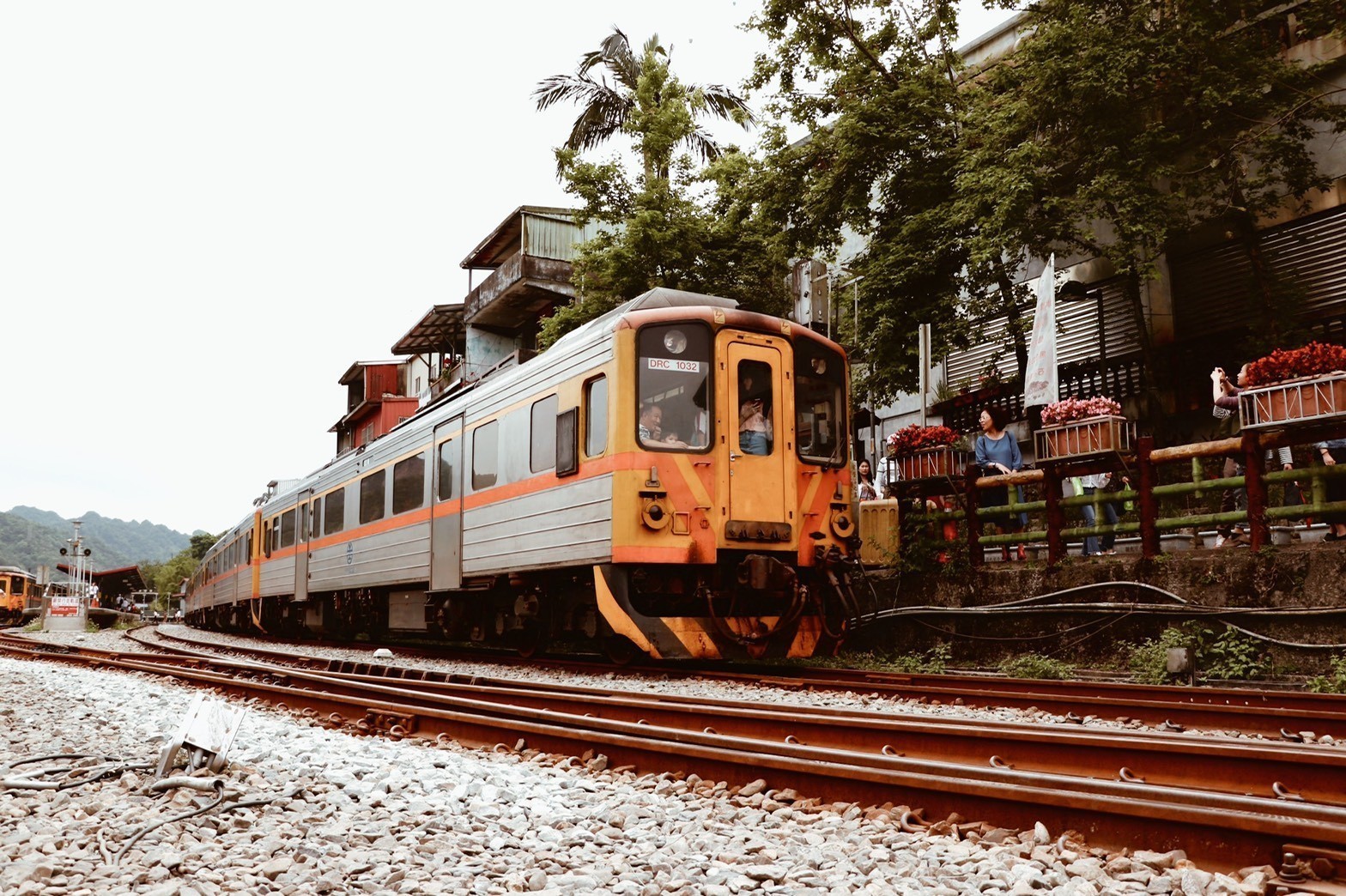 平溪鐵道 平溪線、深奧線鐵道一日遊 十分老街 平溪老街 菁桐老街 平溪線車票 平溪線一日券