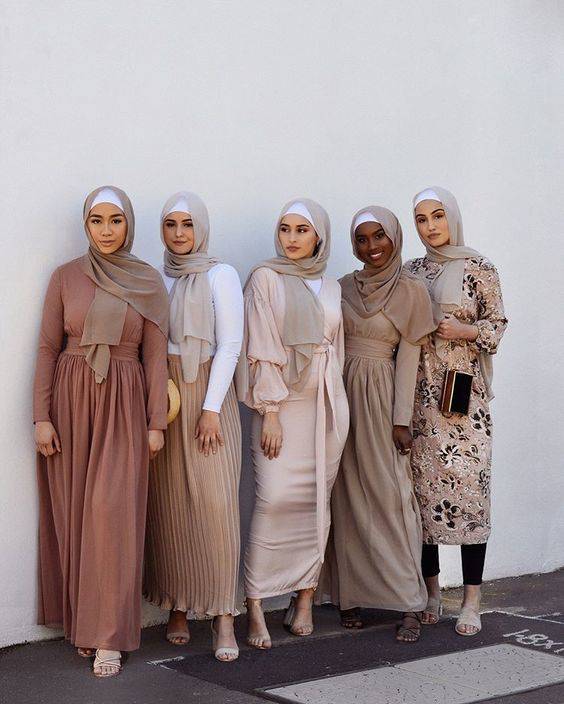 8 Warna Baju Tercantik Yang Bikin Kulit Gelap Tampak Glowing Termasuk Untuk Hijaber Womantalk Com Line Today