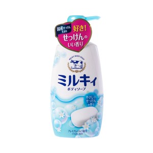 Milky 牛乳精華沐浴乳 添加水解牛奶蛋白、磷脂質、牛奶精華滋潤成分 清爽潔膚 多重牛乳滋潤成分 優異的滋潤效果 使肌膚洗后不乾澀不緊繃 使用後好沖洗不黏膩