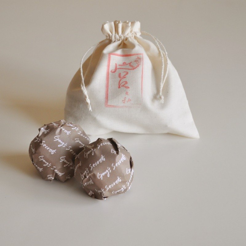 **宮之秘 白芷貴妃入浴球 - 富含白芷、金銀花、龍膽草、甘草、桃仁等天然珍貴中草藥萃取, 並添加茶樹精油, 可幫助維持肌膚健康, 滋養潤澤並美白肌膚, 同時舒緩身心, 幫助消除疲勞。** 中醫藥浴已