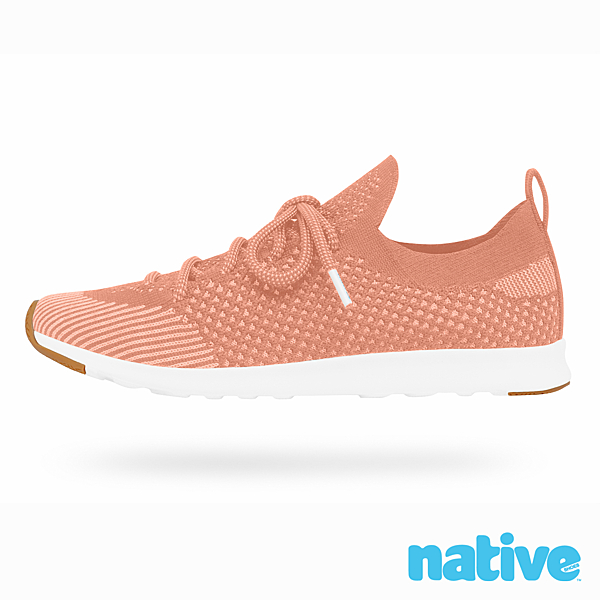 打造高彈性輕量編織鞋款n提升與襪套搭配的舒適度n非動物皮革、毛髮質材n終極版透氣性能n原廠公司貨