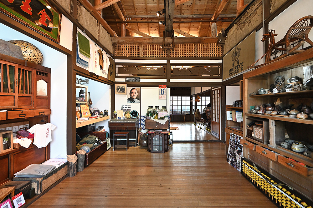 SOHO工坊為眷村文創據點，除了提供修復老屋服務，也規劃導覽與住宿體驗。(攝影/Carter)