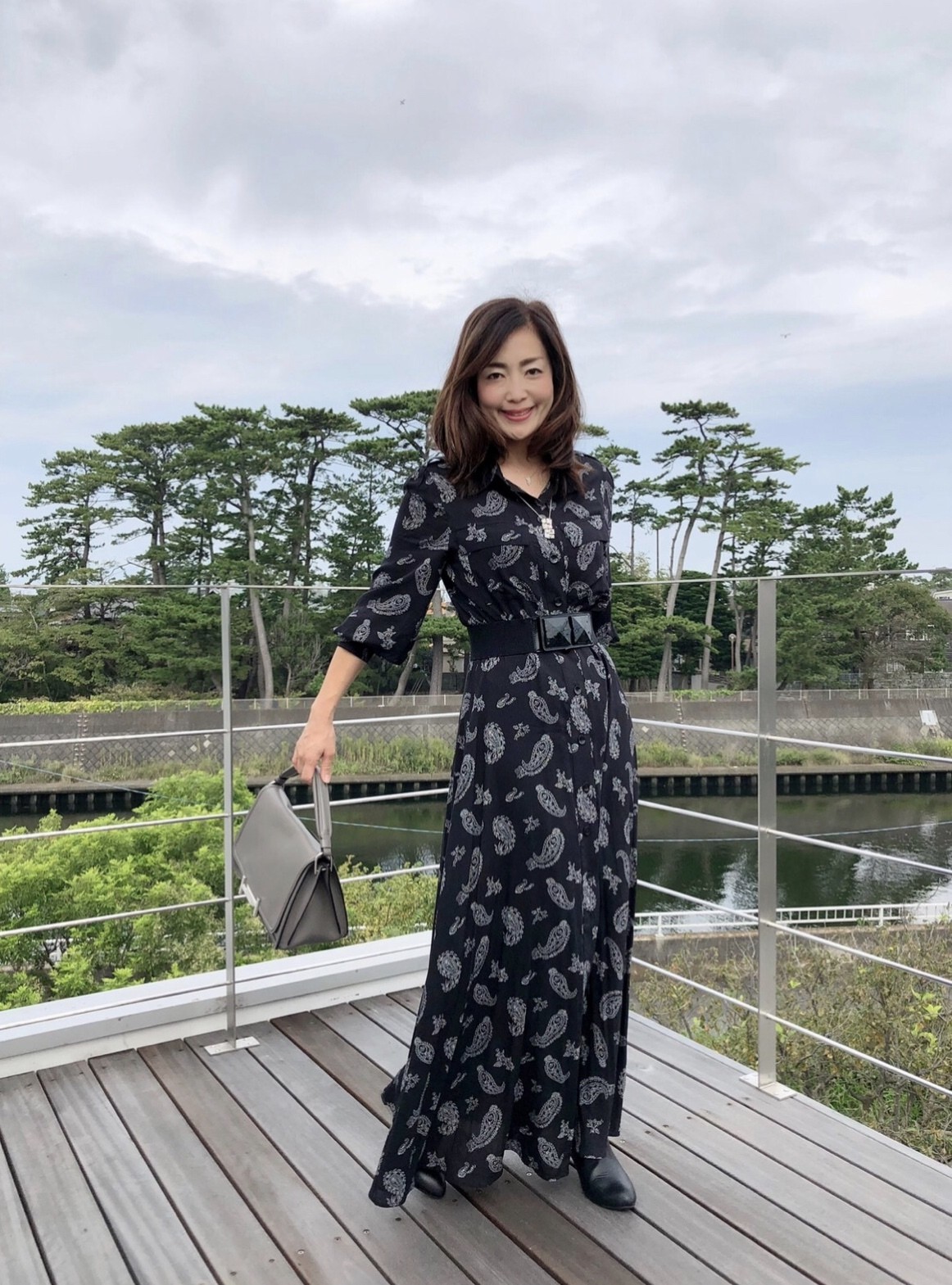 Zaraの着痩せワンピースでテラスランチ