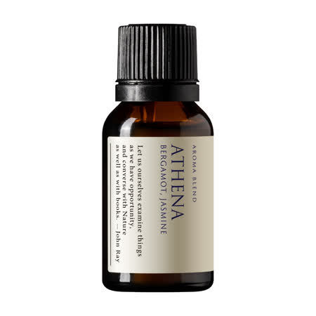 向植物學習生命的態度 無論居家香氛、芳療沐浴、美顏美體、頭皮養護，或是有機茶與純露， 從不為了讓產品更芬芳而添加化學合成的香料； 也不為了讓形象更加美觀而過度包裝，浪費地球資源； 因為尊重生命，所以拒