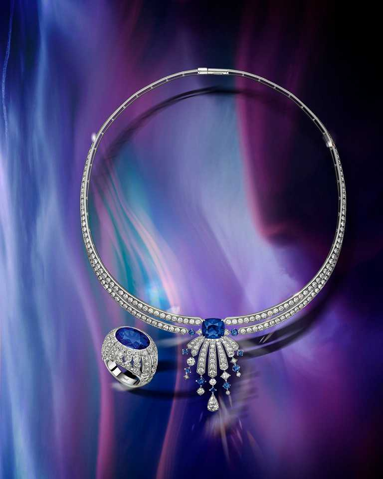 PIAGET「Golden Oasis」頂級珠寶系列╱Desert Minerals「鑽石面紗」藍寶石頂級珠寶鑽石項鍊╱21,600,000元；「鑽石面紗」藍寶石頂級珠寶鑽石戒指╱23,400,000元。（圖╱PIAGET提供）
