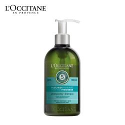 ◎揉合五種草本植物精華油|◎能溫和潔淨頭皮與髮絲|◎潔淨度及沁涼感更加持久品牌:L'OCCITANE歐舒丹品牌定位:專櫃/醫美品牌種類:洗髮商品名稱:【L’OCCITANE歐舒丹】草本淨涼洗髮乳500
