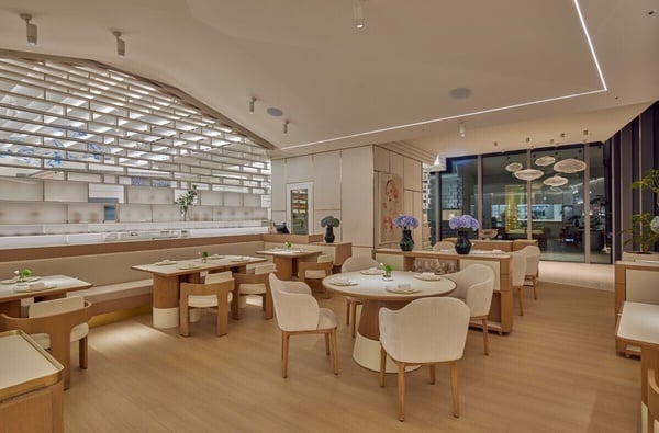 新光三越忠孝「Diamond Towers鑽石塔」插旗東區開幕，日本千層酥、法式甜點、PBS都有