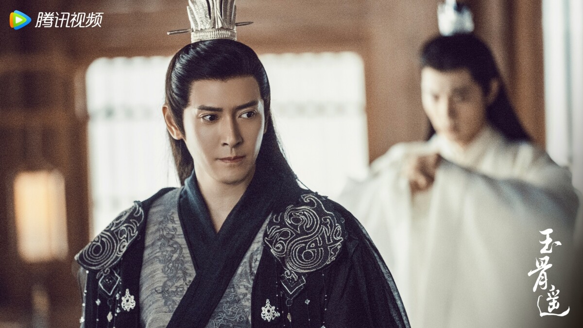 《玉骨遙》演員古裝vs.時裝！肖戰、王楚然中規中矩，任敏、盧昱曉翻車被吐槽！