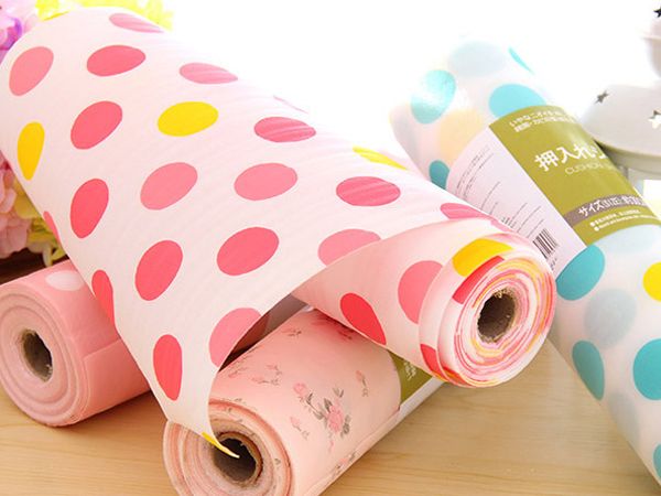 日式PET防水碎花桌墊/抽屜櫥櫃防潮墊(1捲入)【D305001】，還有更多的日韓美妝、海外保養品、零食都在小三美日，現在購買立即出貨給您。