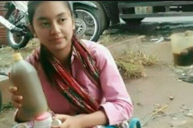 Inilah foto Pratiwi Safarina, gadis asal Desa Conto, Kecamatan Bulukerto, Kabupaten Wonogiri, Jawa Tengah, yang viral karena berjualan jamu gendong keliling di Bogor.(KOMPAS.com/Dokumentasi Pratiwi Safarina )