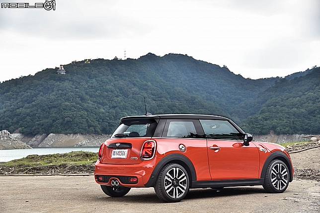 Mini Cooper S 小改款試駕驚奇不斷的高調魅力 Mobile01 Line Today