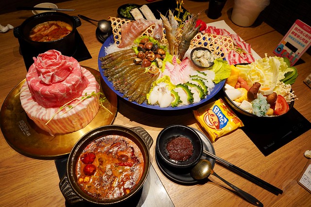 肉多多火鍋員林育英店