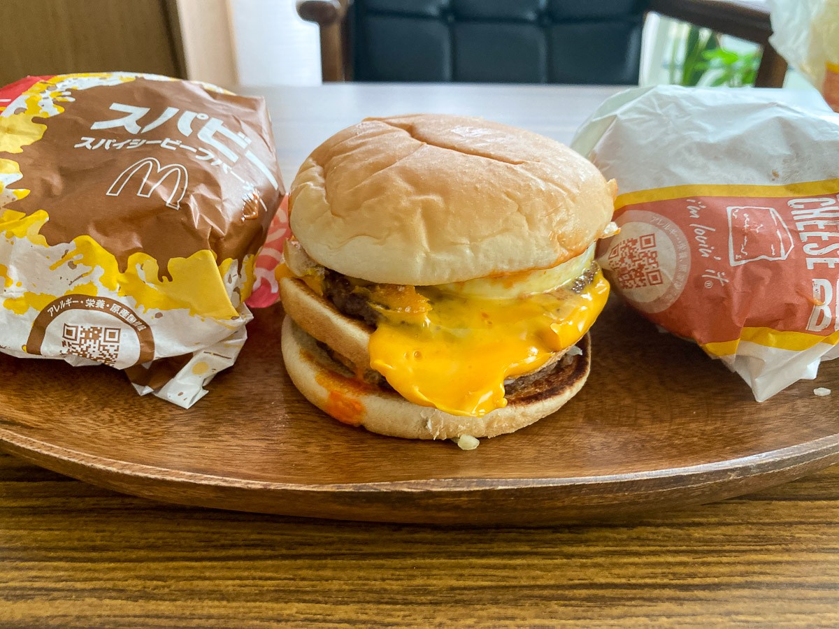 マックの200円以下のバーガー2個で「最強ビッグマック」を作る！ 最高