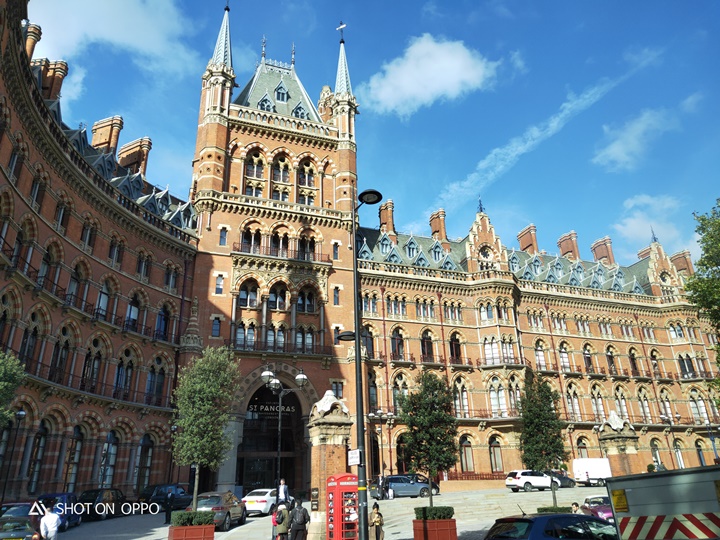 OPPO R17 開箱動手玩，跑分、拍照、續航力表現全都測