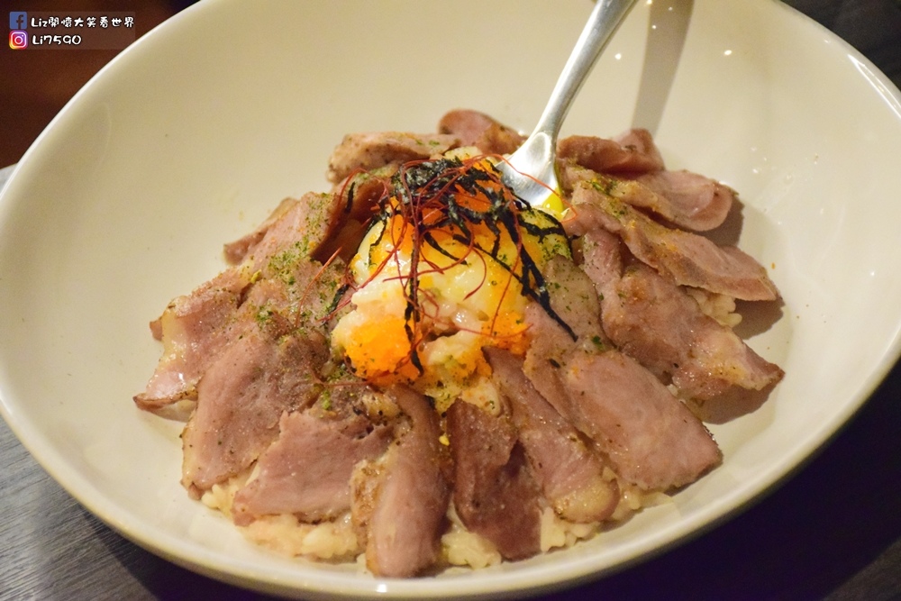 鐵克諾Ｗ酒館-Techno W BistroDSC_0958Liz開懷大笑看世界.JPG