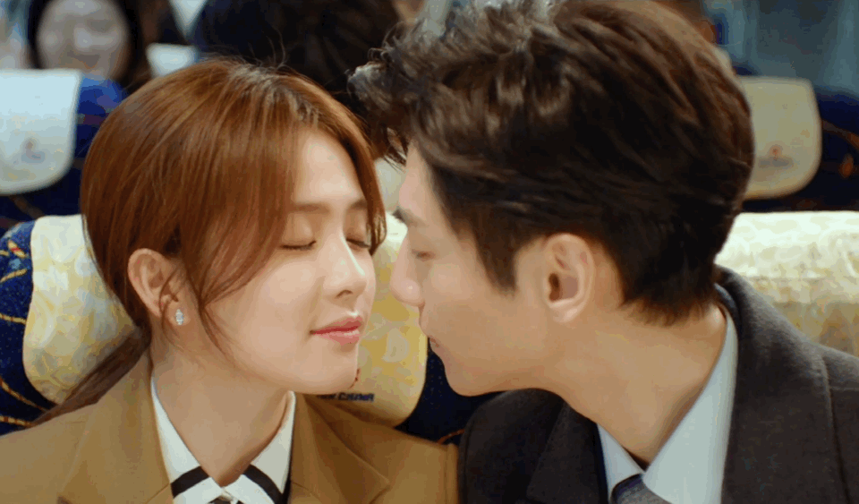 《半是蜜糖半是傷》羅雲熙&白鹿吻戲