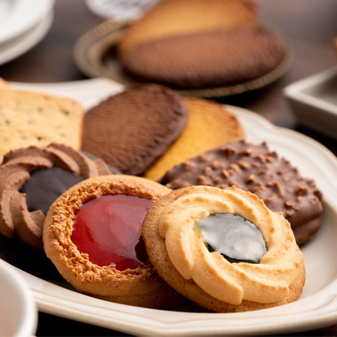 【8入】日本 中山製? 俄羅斯蛋糕 蛋糕 餅乾 綜合口味 巧克力 草莓 奇異果 聖誕節【小福部屋】