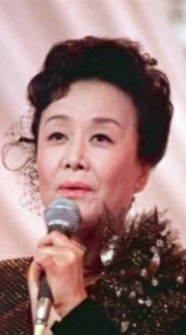 美空ひばりさんのファン集まってー