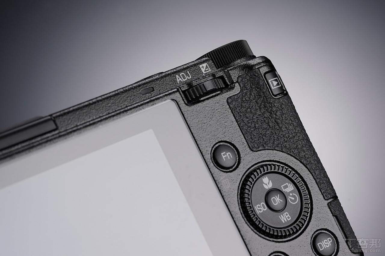 街拍隨身機的經典再塑 Ricoh GR III 使用心得