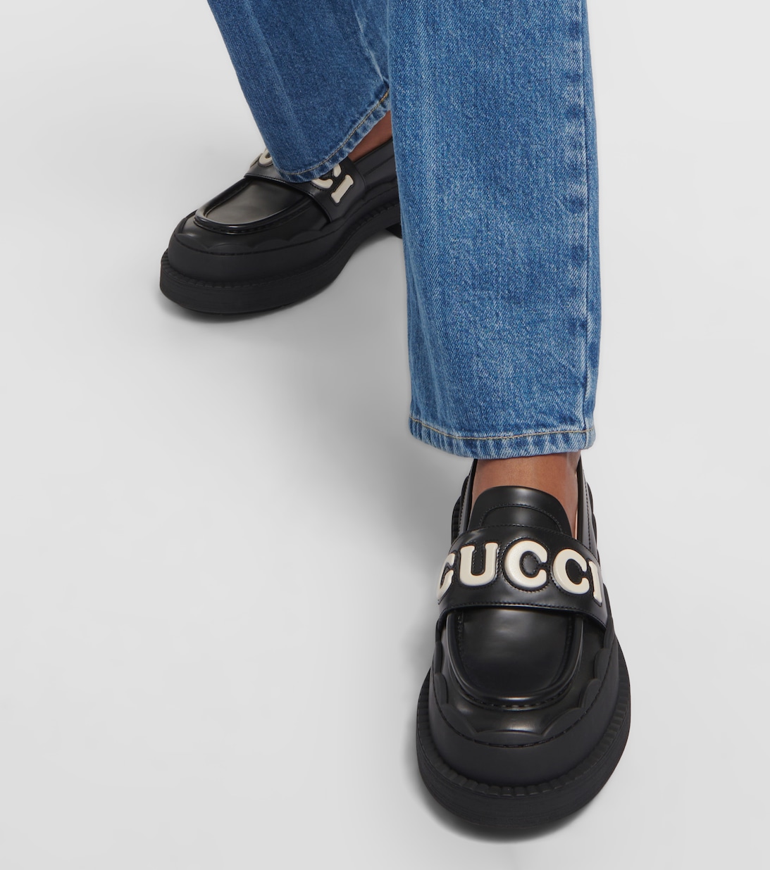 GUCCI Logo leather loafers