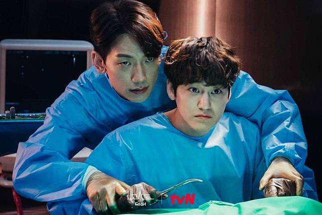 7 Reasons You Must Watch Ghost Doctor Drama, Starring Rain and Kim Bum