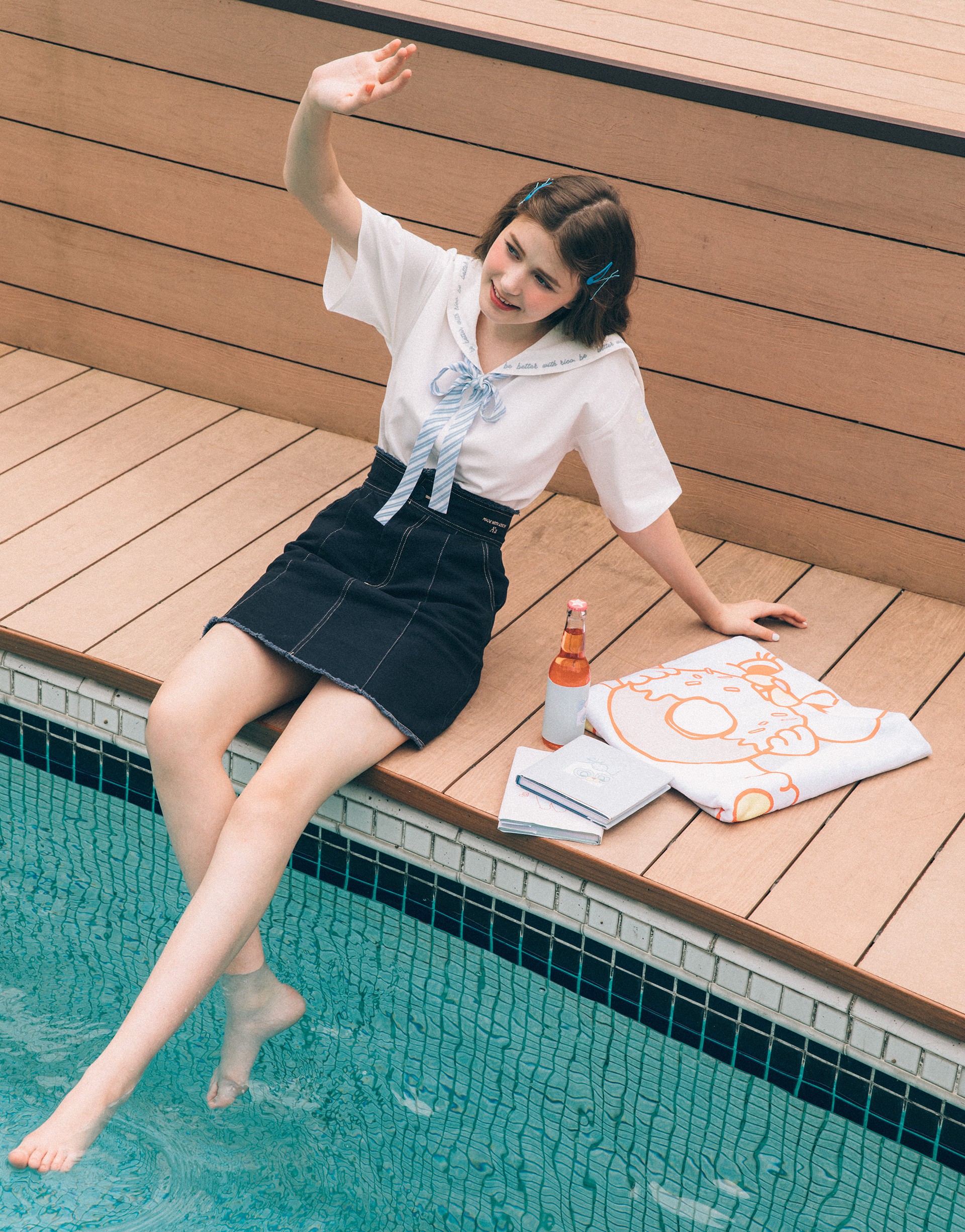 PAZZO+RICO莉可兔 水手領條紋蝴蝶結上衣