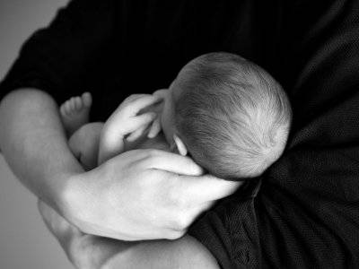 Arti Mimpi Menggendong Bayi Pertanda Baik Atau Buruk Indozone Id Line Today