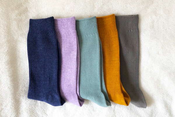 ユニクロ メンズソックスが女子にも大人気 色がなんと50色でコスパ優秀 Oggi